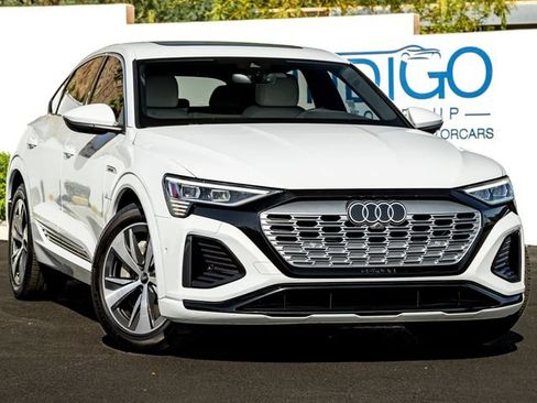 Used 2024 Audi Q8 e-tron Premium Plus w/ Premium Plus Package AWD/4WD image 4
