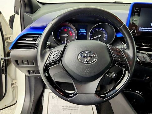 Used 2021 Toyota C-HR XLE FWD image 12