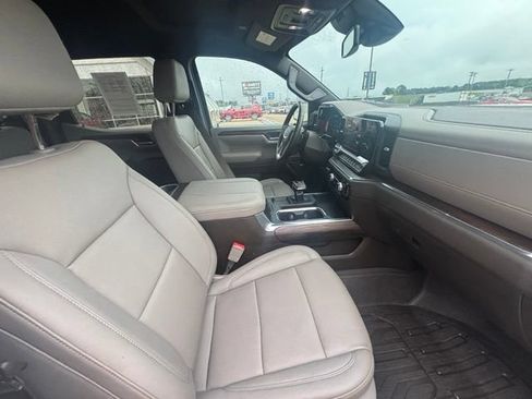 Used 2024 GMC Sierra 1500 SLT w/ SLT Premium Plus Package AWD/4WD image 16