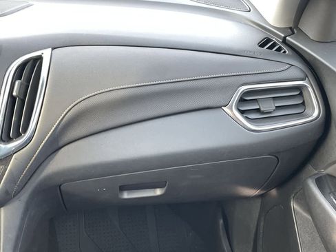 Used 2023 Chevrolet Equinox Premier image 16