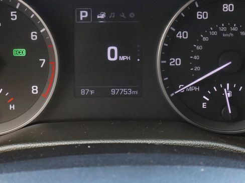 Used 2018 Hyundai Elantra Value Edition FWD image 29
