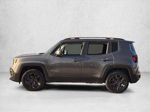 Used 2017 Jeep Renegade Latitude image 8