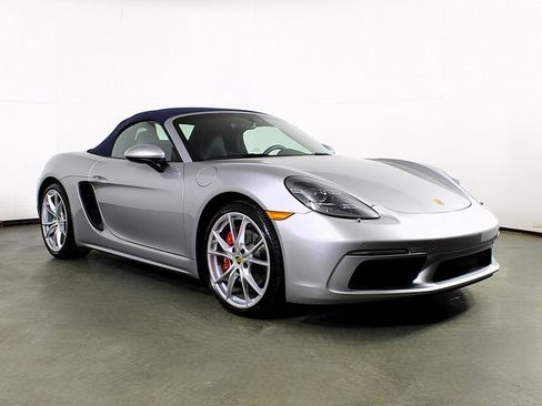 Used 2025 Porsche 718 Boxster S image 9