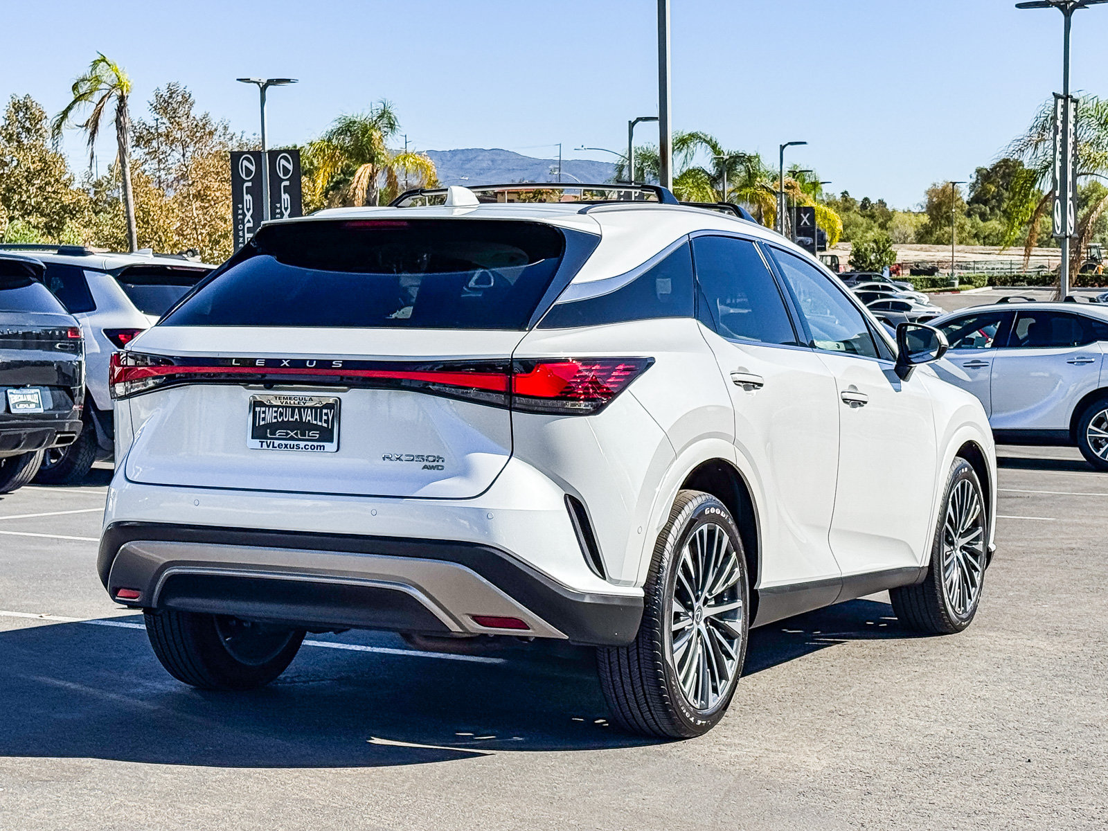 Used 2025 Lexus RX 350 w/ Convenience Package AWD/4WD image 7