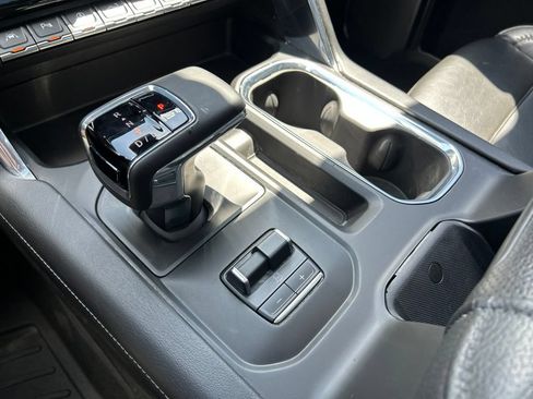Used 2024 GMC Sierra 1500 Denali AWD/4WD image 38