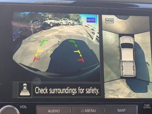 Used 2023 Nissan Titan PRO-4X w/ Pro-4x Convenience Package image 18