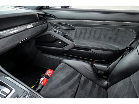 Used 2019 Porsche 911 GT2 RS w/ Weissach Package RWD image 27