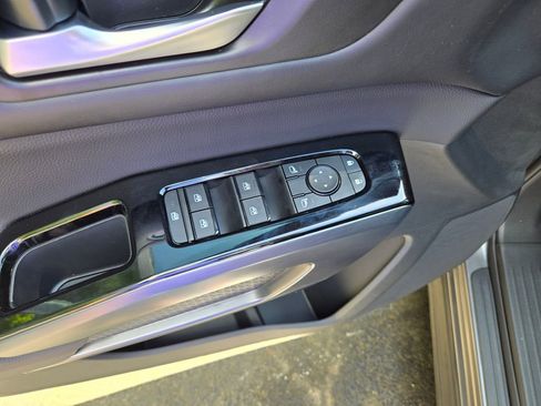 New 2026 Nissan Pathfinder SL w/ SL Premium Package FWD image 17