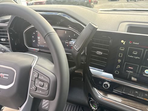 New 2026 GMC Sierra 1500 Elevation image 23