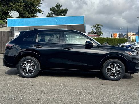Certified 2023 Honda HR-V EX-L image 3