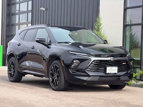 Used 2025 Chevrolet Blazer RS FWD image 4