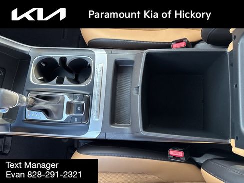 Used 2024 Kia Carnival LX image 30