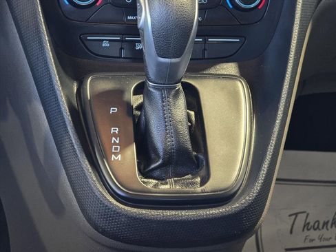 Used 2022 Ford Transit Connect XLT image 18