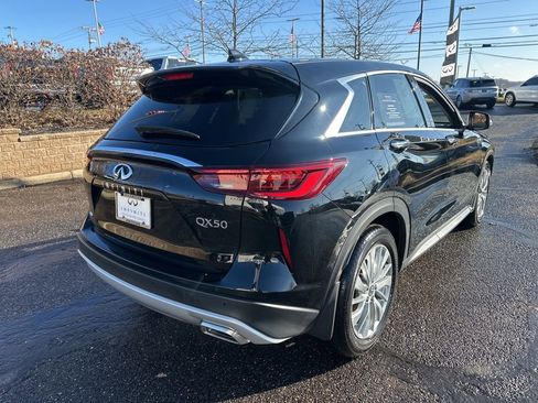 Certified 2025 INFINITI QX50 Pure image 12