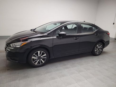 Used 2025 Nissan Versa SV FWD image 2
