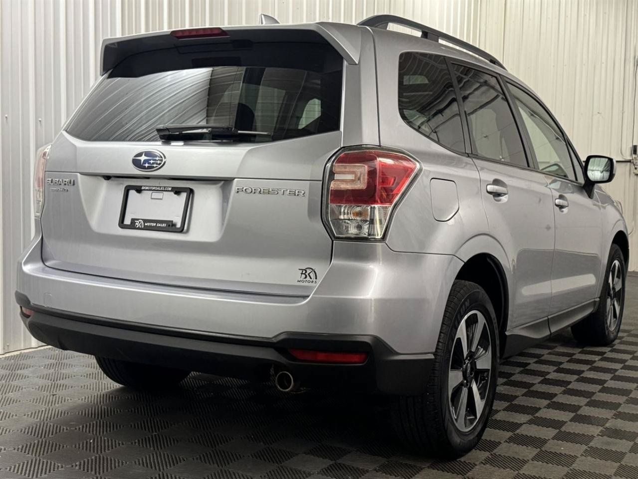 Used 2018 Subaru Forester 2.5i Premium w/ All-Weather Package AWD/4WD image 4