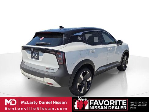 Used 2025 Nissan Kicks SR AWD/4WD image 5