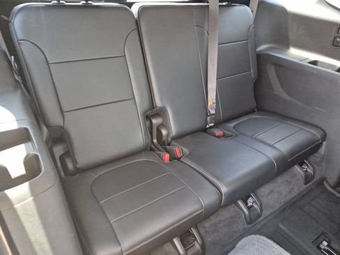 Used 2018 Chevrolet Traverse Premier w/ Driver Confidence II Package FWD image 23