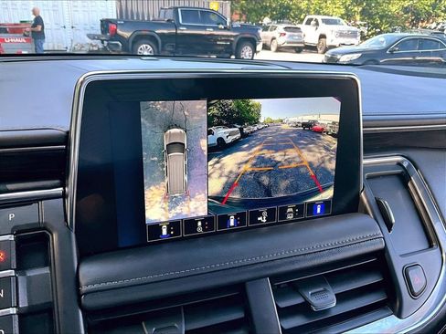 Used 2024 Chevrolet Tahoe Z71 w/ Luxury Package AWD/4WD image 19
