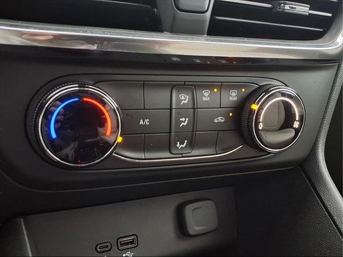 Used 2024 Buick Encore GX Preferred image 7