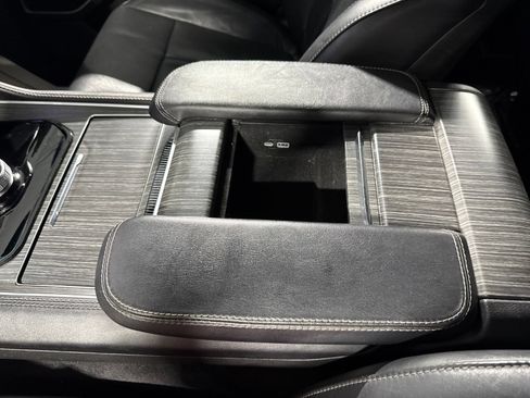 Used 2024 Jeep Wagoneer L Series II w/ Flexible Seating Group AWD/4WD image 37