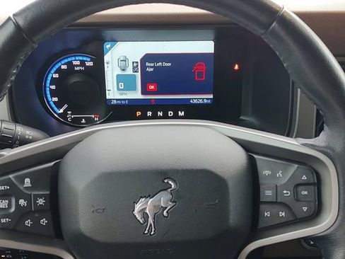 Used 2022 Ford Bronco Outer Banks w/ Sasquatch Package image 12