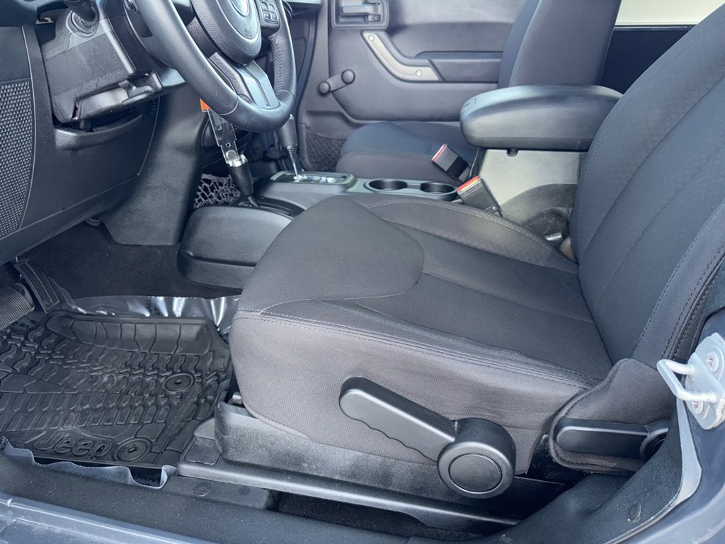 Used 2018 Jeep Wrangler Sport AWD/4WD image 16