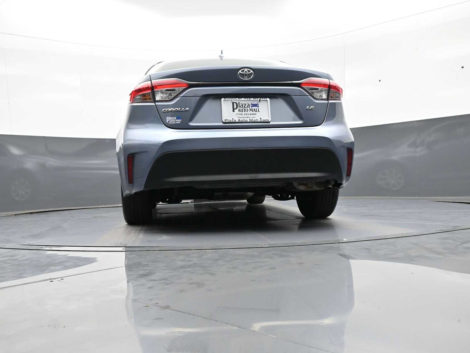 Used 2025 Toyota Corolla LE FWD image 29