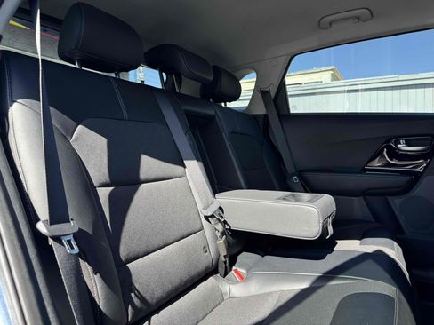 Used 2022 Kia Niro EX FWD image 21
