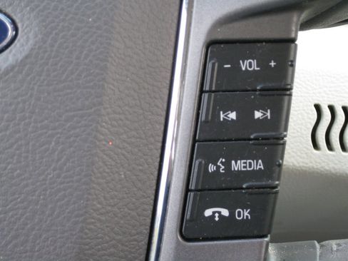 Used 2011 Ford Taurus SEL w/ 201A Rapid Spec Order Code image 17