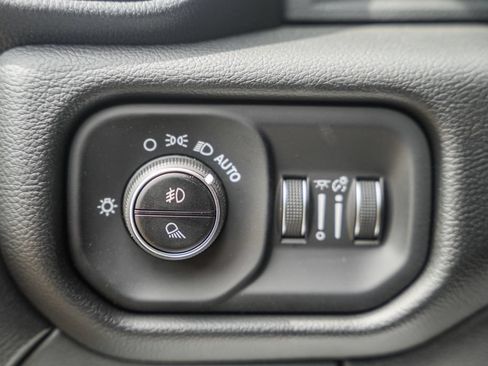 New 2026 RAM 2500 Laramie AWD/4WD image 49