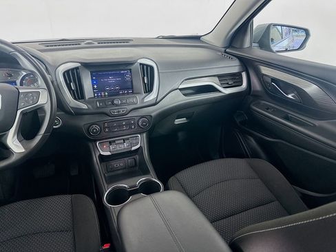 Used 2024 GMC Terrain SLE image 22