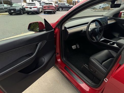 Used 2022 Tesla Model Y Performance image 17