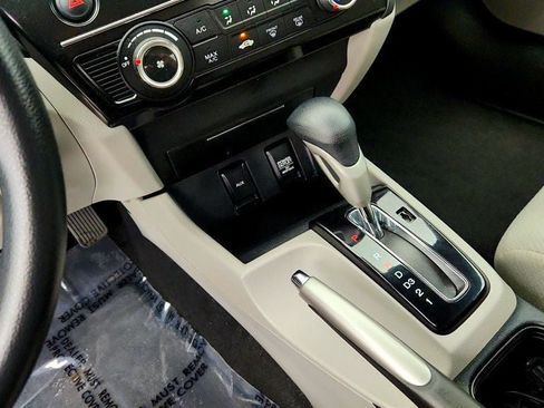 Used 2013 Honda Civic LX image 17