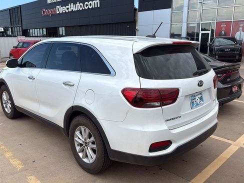 Used 2020 Kia Sorento L FWD image 11