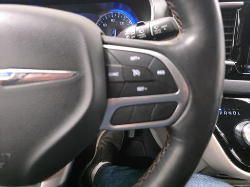 Used 2020 Chrysler Pacifica Touring-L Plus FWD image 16