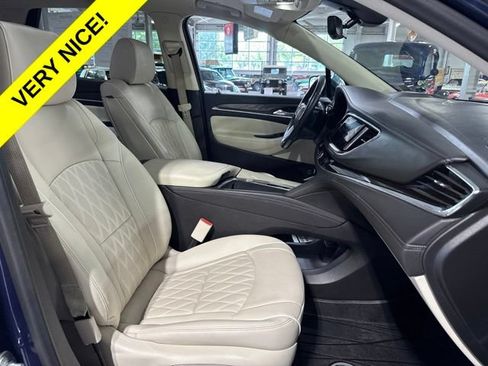 Used 2022 Buick Enclave Avenir w/ Avenir Technology Package AWD/4WD image 43