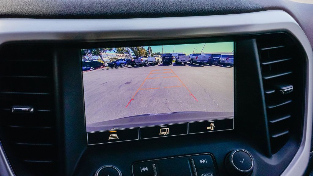 Used 2023 GMC Acadia SLE w/ Driver Convenience Package FWD image 22