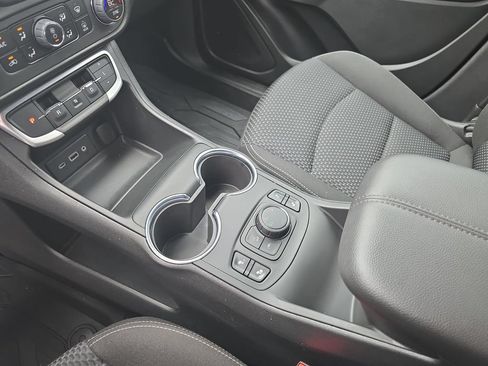 Certified 2023 GMC Terrain SLE w/ Driver Convenience Package AWD/4WD image 27