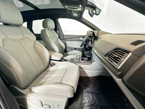 Used 2025 Audi Q5 e Premium Plus w/ Premium Plus Package image 27