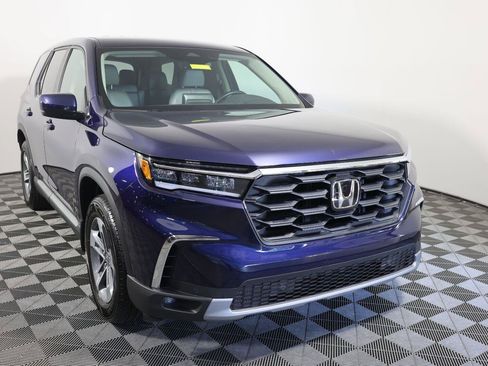 Used 2023 Honda Pilot EX-L image 3