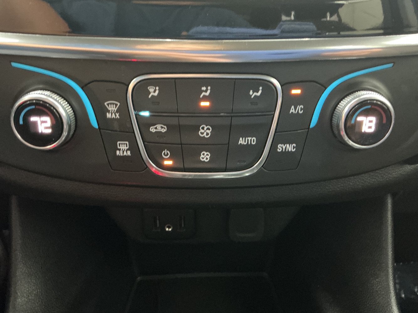 Used 2021 Chevrolet Traverse LS AWD/4WD image 34