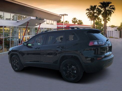 Certified 2023 Jeep Cherokee Altitude Lux w/ Lux Elite Package AWD/4WD image 5
