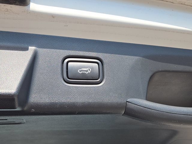 Certified 2023 Hyundai Tucson Limited AWD/4WD image 28