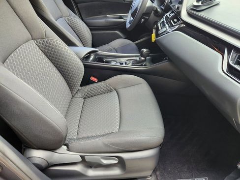Used 2020 Toyota C-HR LE image 13