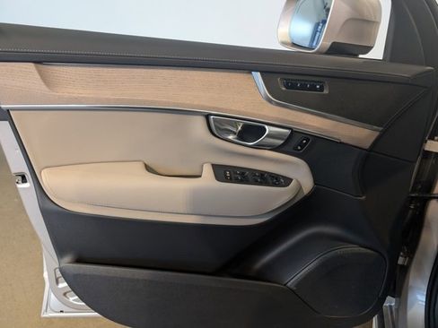 Used 2026 Volvo XC90 B5 Plus w/ Protection Package image 11