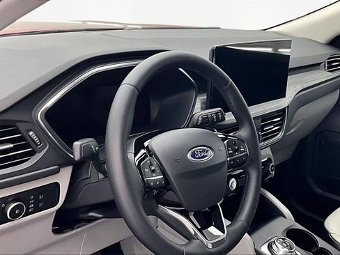 Used 2023 Ford Escape Platinum image 14