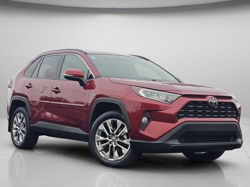 Used 2021 Toyota RAV4 XLE Premium AWD/4WD image 2