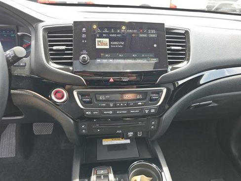 Used 2022 Honda Pilot Elite image 21