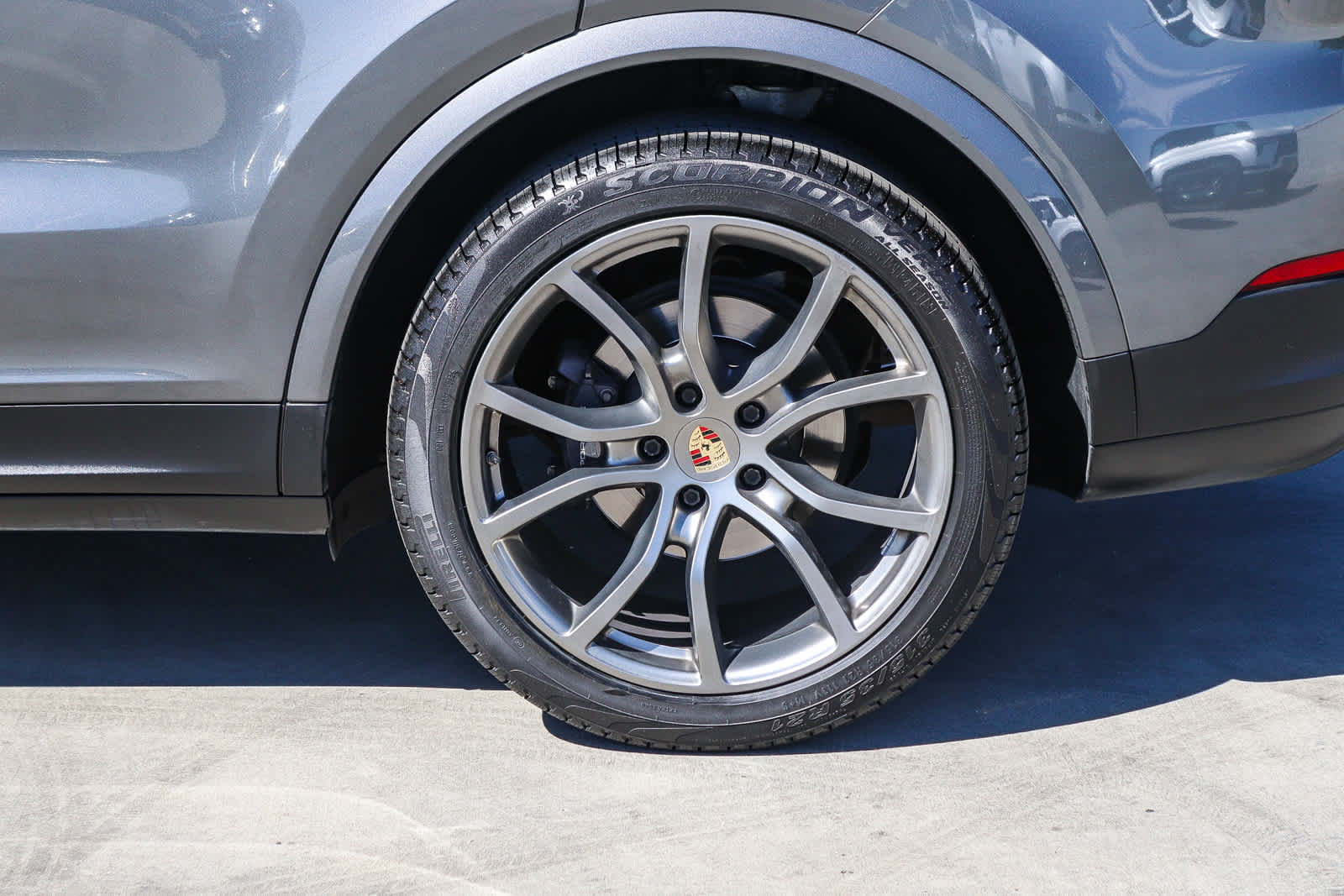 Used 2020 Porsche Cayenne AWD/4WD image 12
